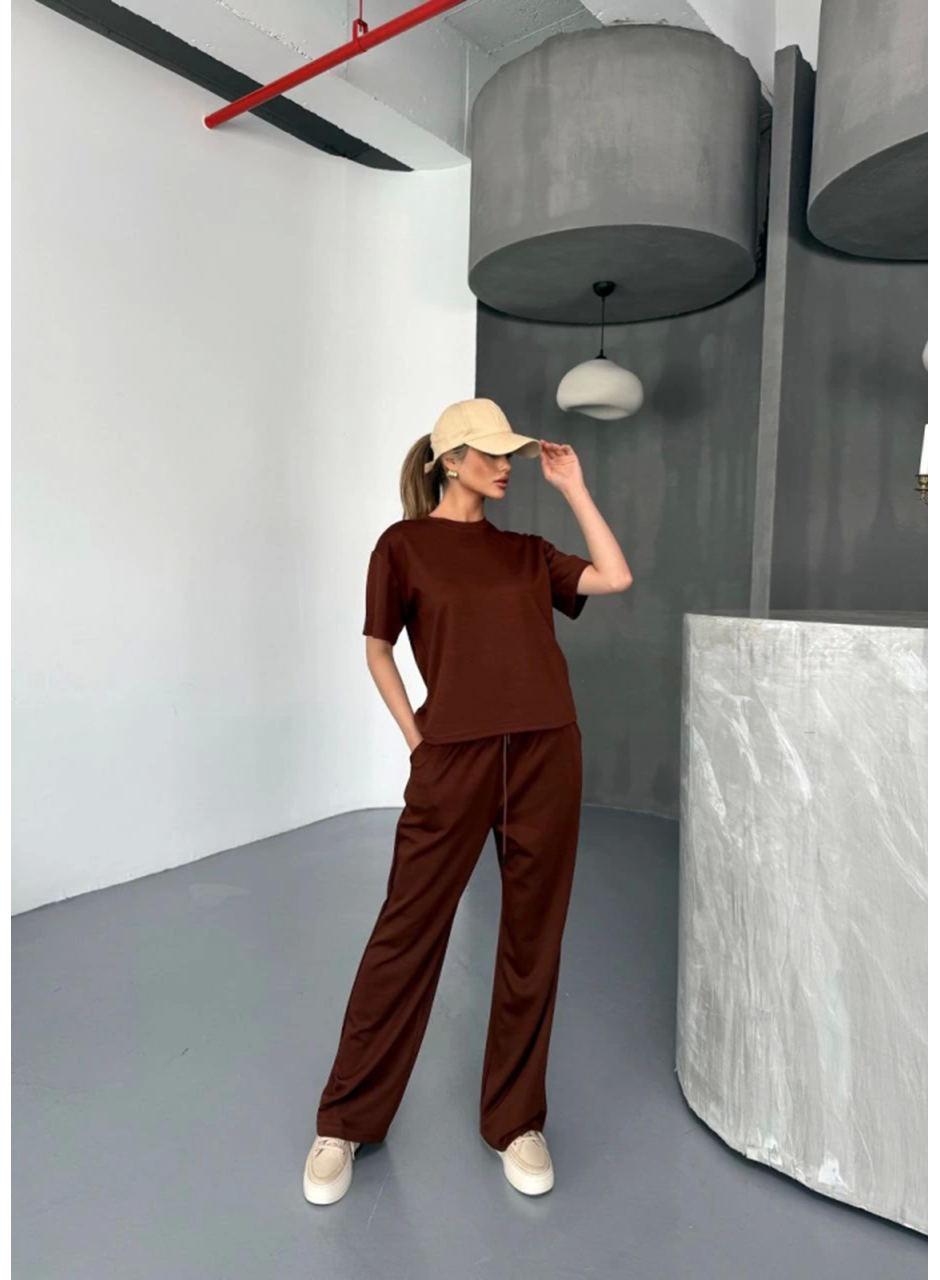 Osy Modal Yumuşak Dokulu Kumaş Kısa Kollu Bluz Rahat Pantalon Ikili Takım- Kahverengi