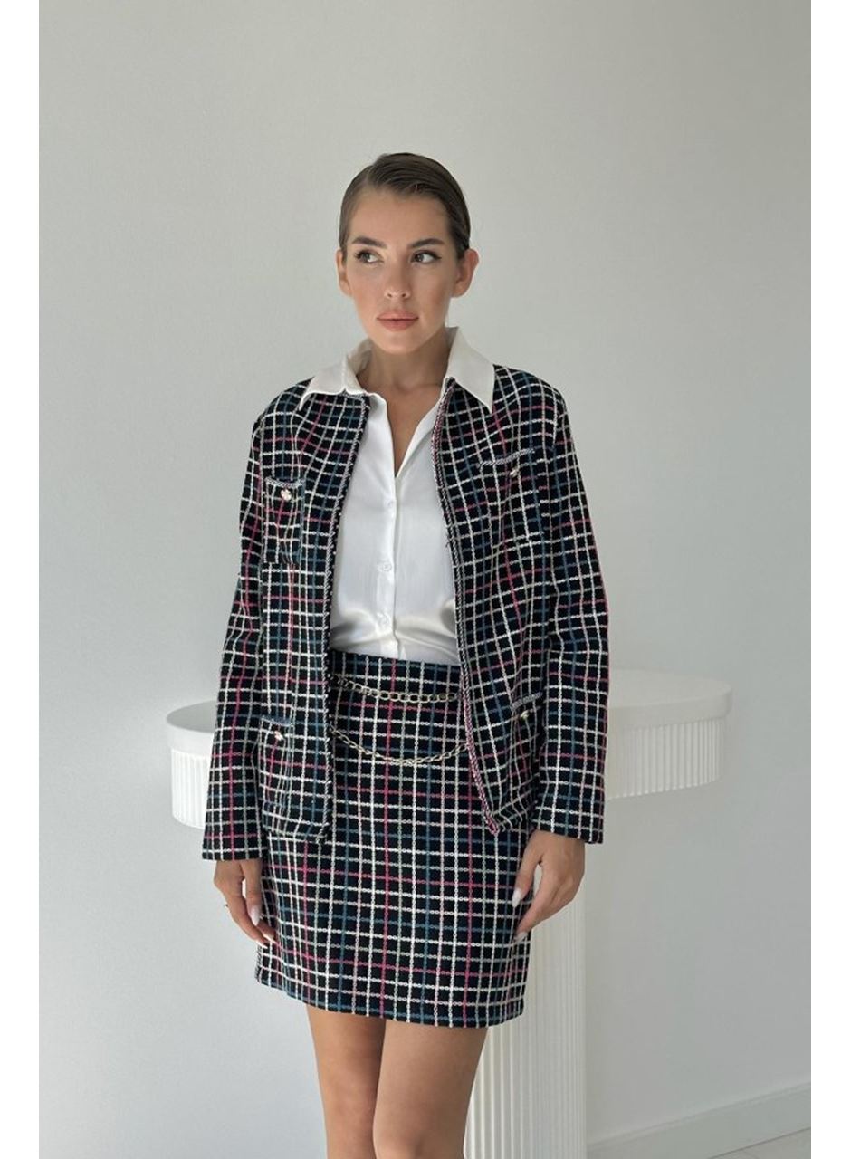 Siyah Önü Açık Ceket Ve Eteği Zincirli Takım