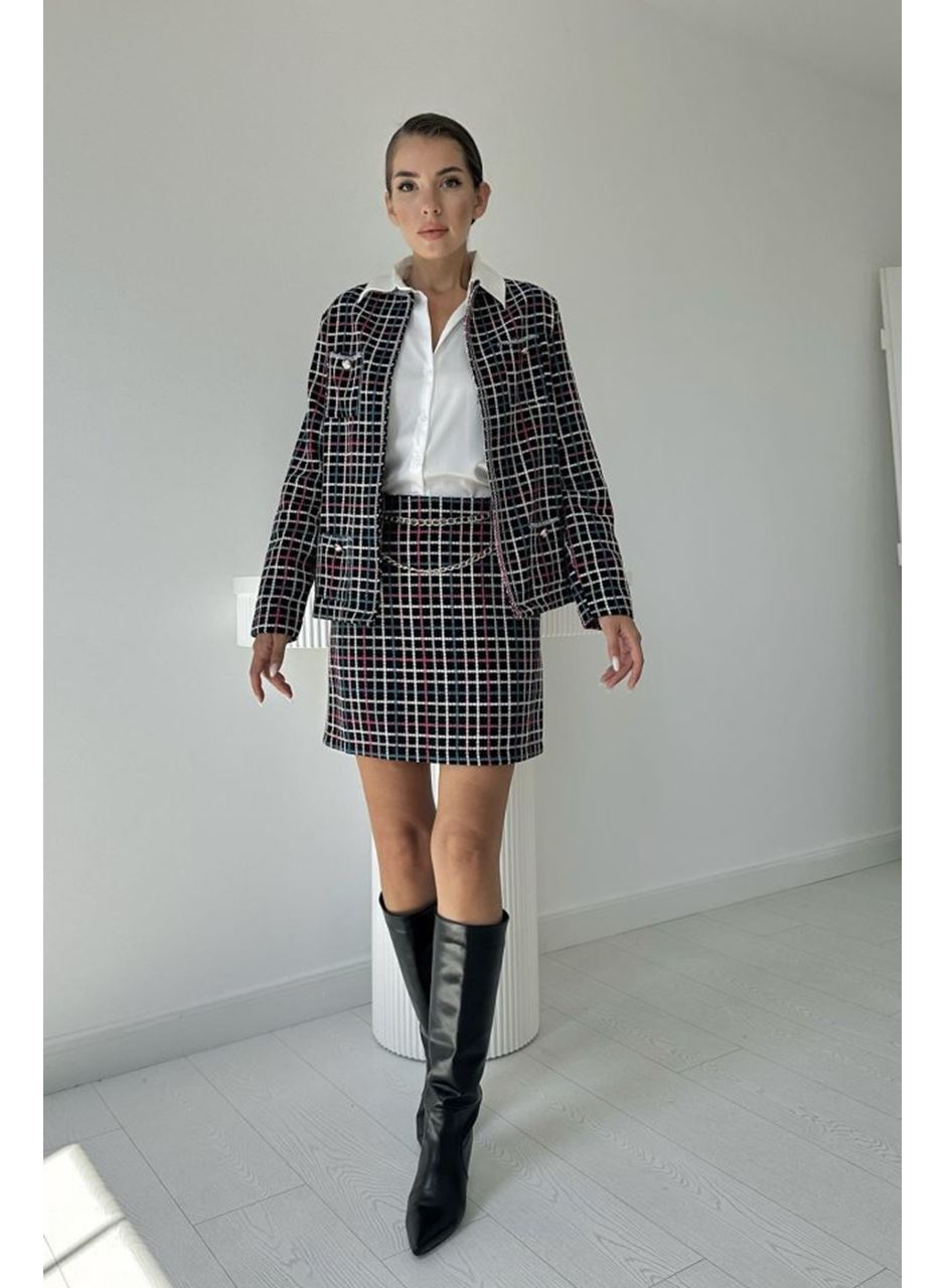 Siyah Önü Açık Ceket Ve Eteği Zincirli Takım