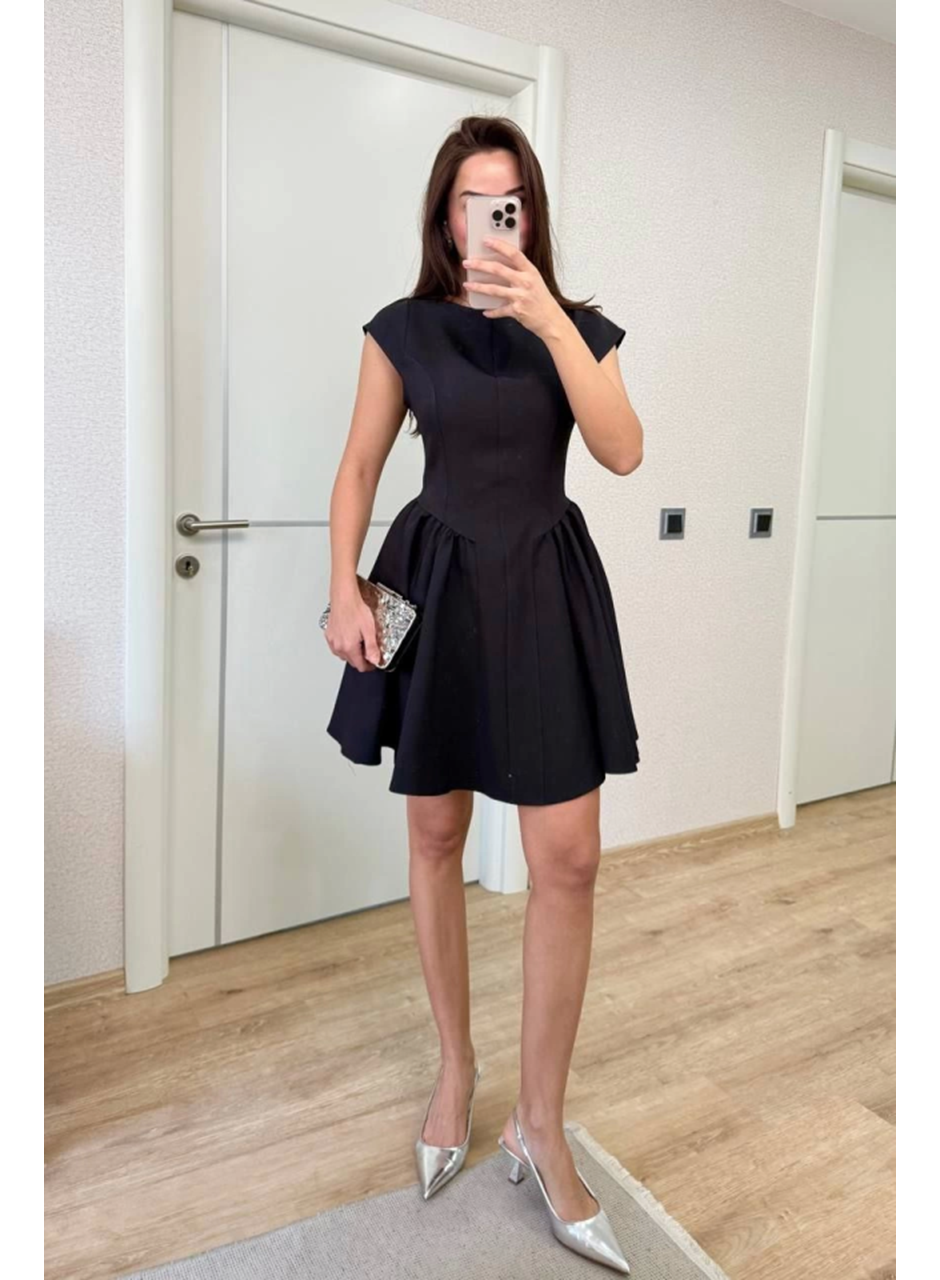 Sırt Dekolteli Çan Detaylı Mini Elbise - Siyah