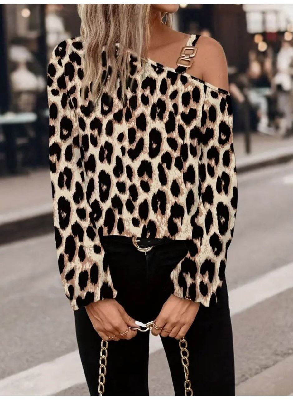 Kadın Uzun Kollu Tek Omuzu Açık Tokalı Leopar Desenli Modal Bluz