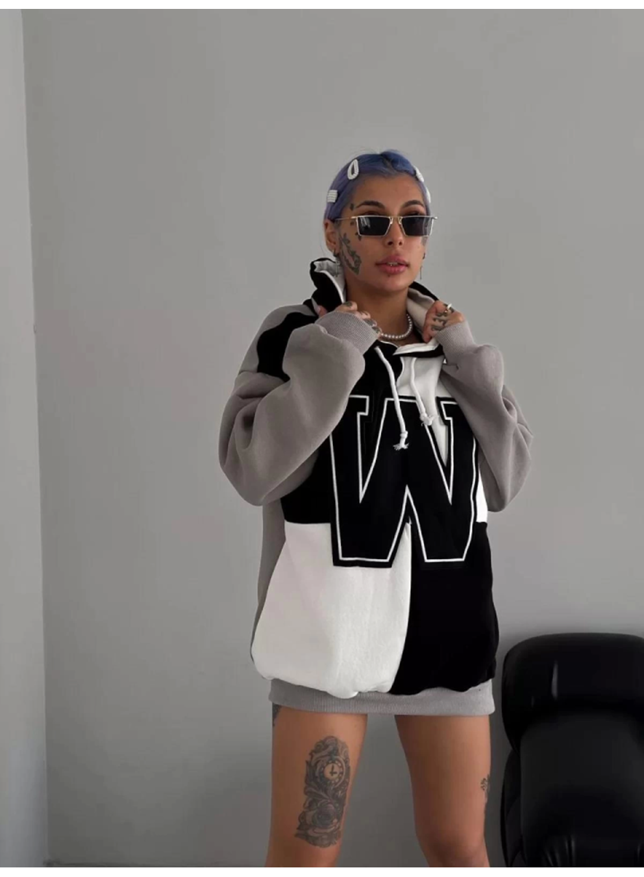 W Nakış İşlemeli Kapüşonlu Sweatshirt - Siyah