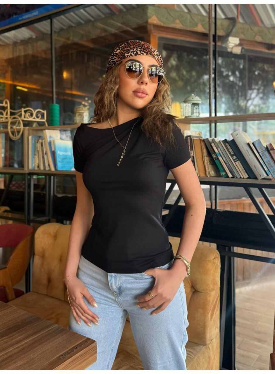 Kadın Kısa Kollu Tek Omuzu Açık Büzgülü Viskon Bluz