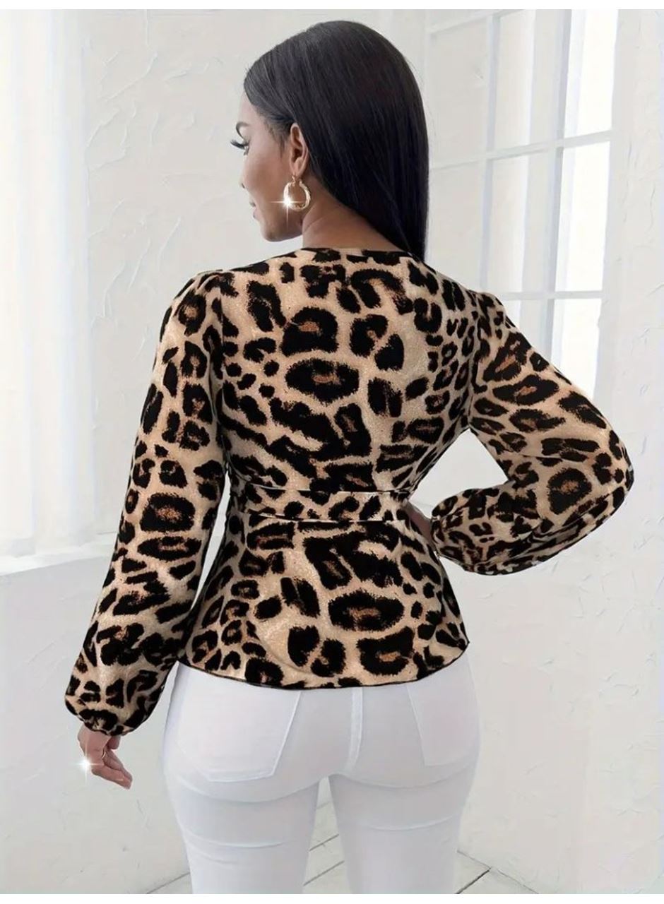 Kadın Uzun Kollu Kruvaze Yakalı Belden Kuşaklı Leopar Desenli Süprem Bluz