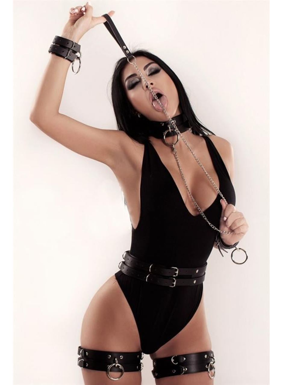 Siyah Fantezi Kelepçe Ve Tasmalı Kalça Harnessli Set