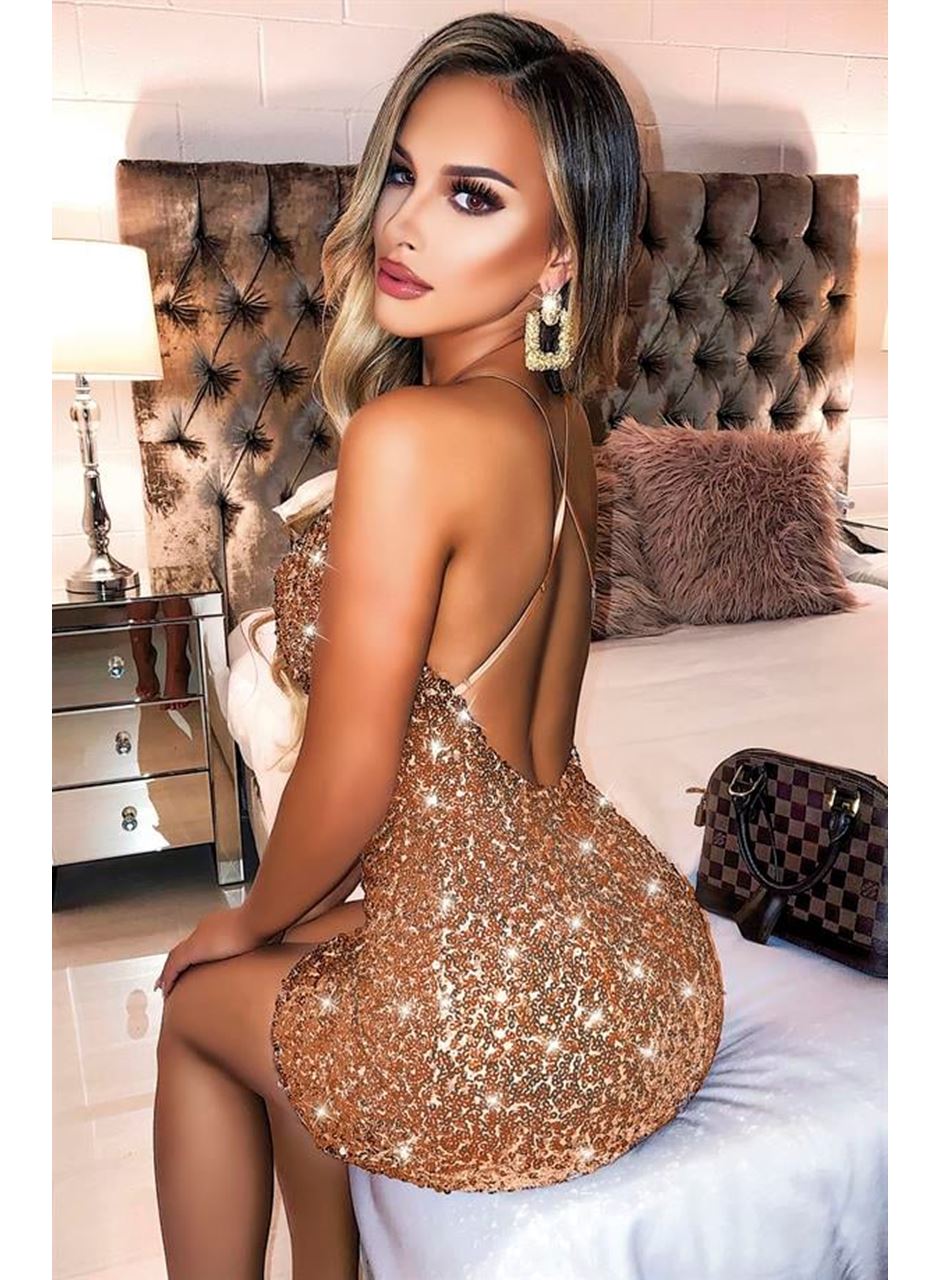 Özel Tasarım Gold Payetli Işıltılı Sırt Dekolteli Fantezi Mini Club Elbisesi