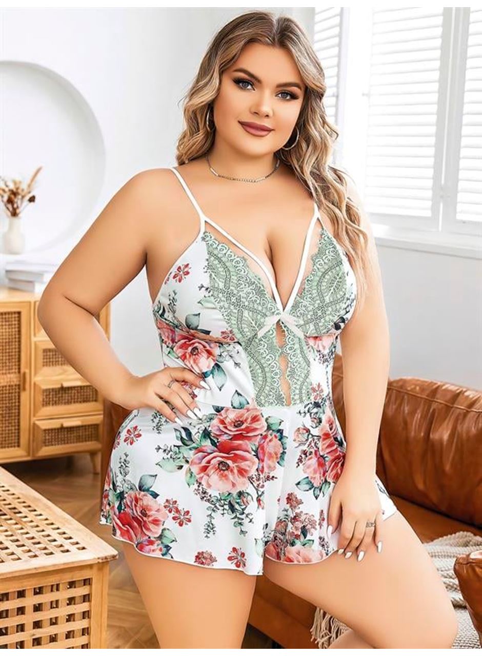 Büyük Beden Beyaz Üstüne Çiçek Desenli Dantel İşlemeli İnce Askılı Şort Gecelik