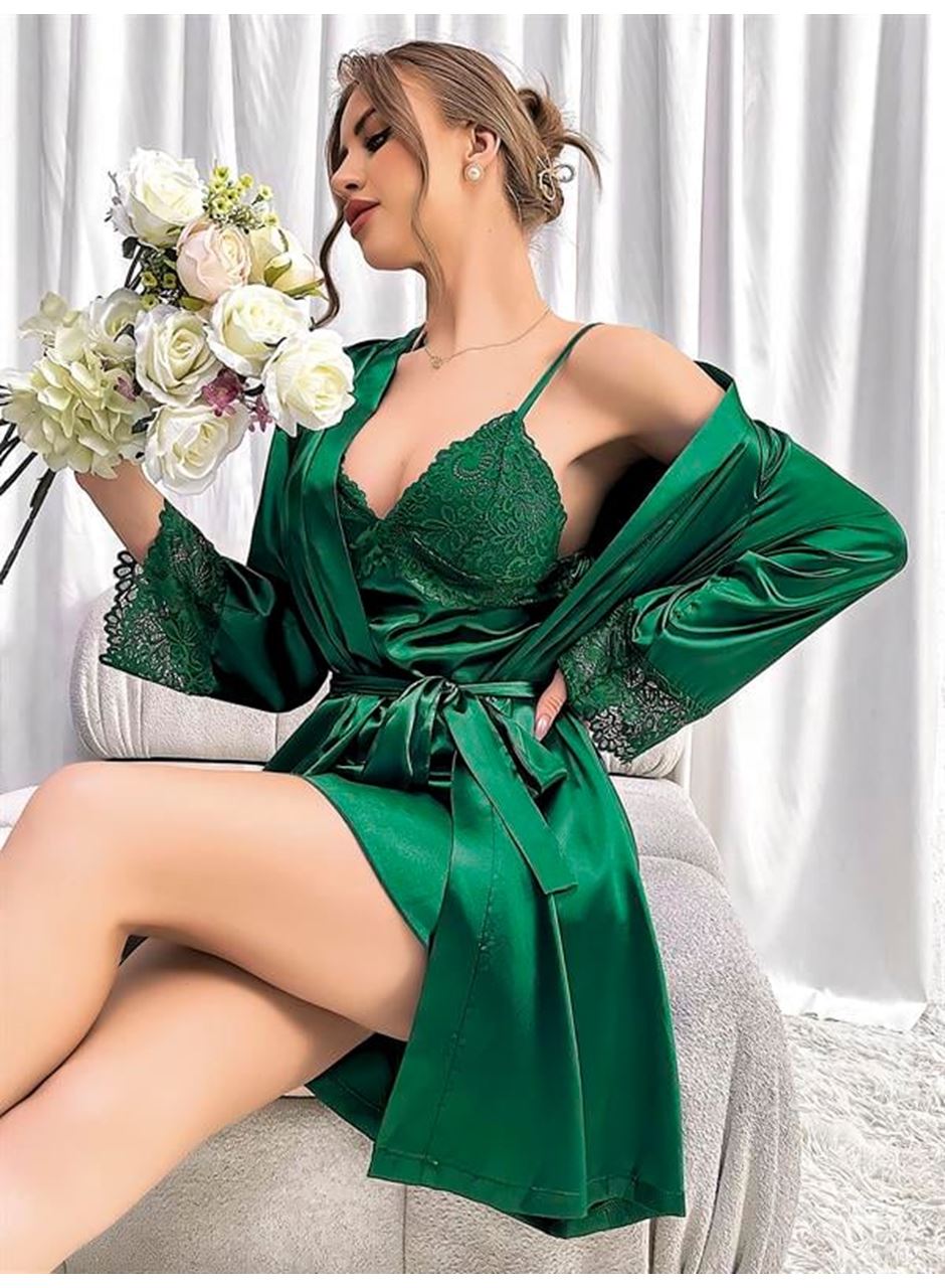 Özel Tasarım Dantel İşlemeli Göğüs Dekolteli Sabahlıklı 2'li Yeşil Saten Gecelik Takımı