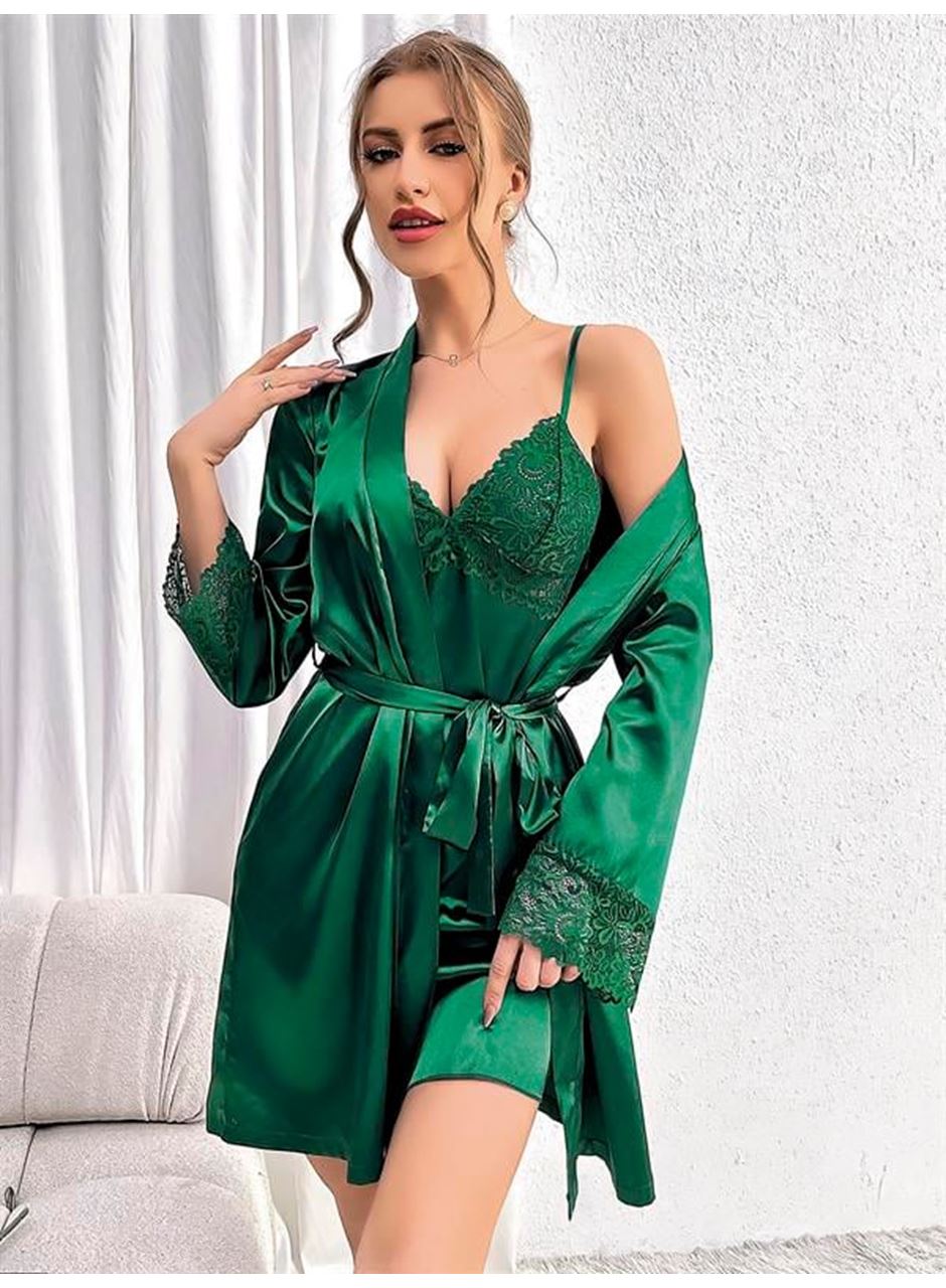 Özel Tasarım Dantel İşlemeli Göğüs Dekolteli Sabahlıklı 2'li Yeşil Saten Gecelik Takımı