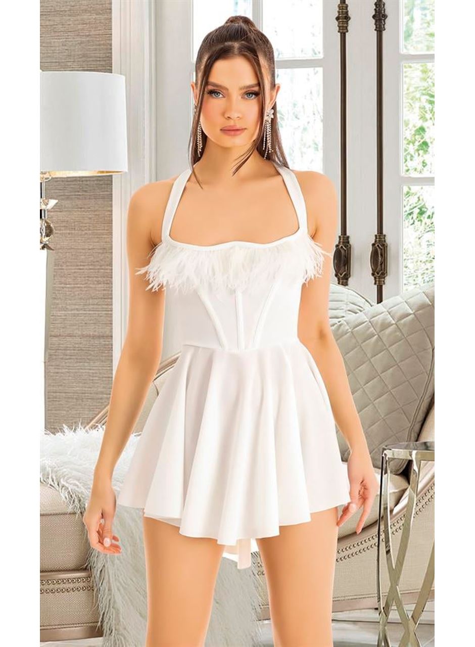Özel Tasarım Sırt Dekolteli Şık Fırfırlı Beyaz Fantezi Mini Club Elbisesi