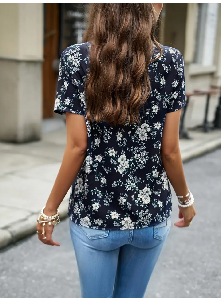 Kadın Kısa Kollu V Yakalı çiçek Baskılı Süprem Bluz
