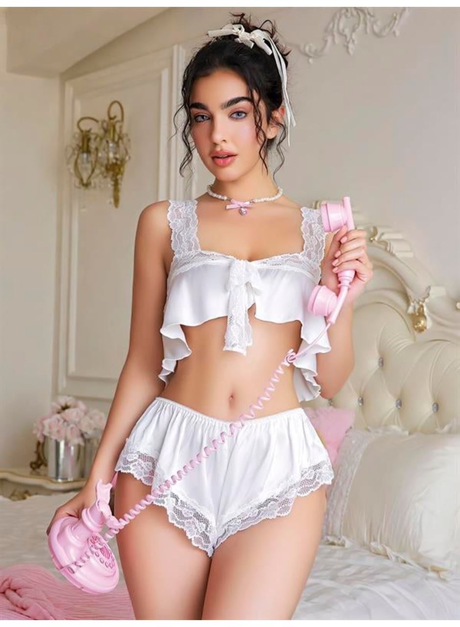 Beyaz Dantel İşlemeli Sütyenli Saten Şortlu Takım