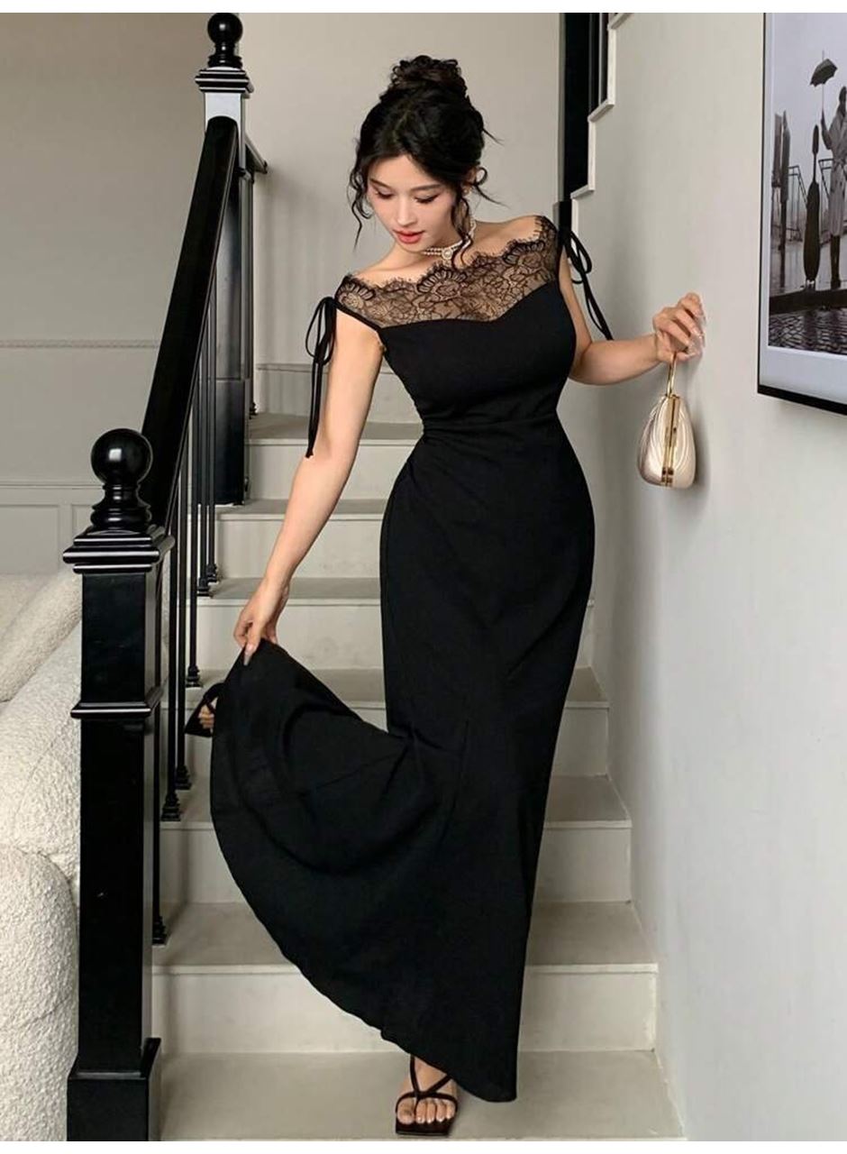 Kadın Göğüs Ve Yakası Dantel Detaylı Kayık Yaka Görünümlü Uzun Ithal Krep Elbise