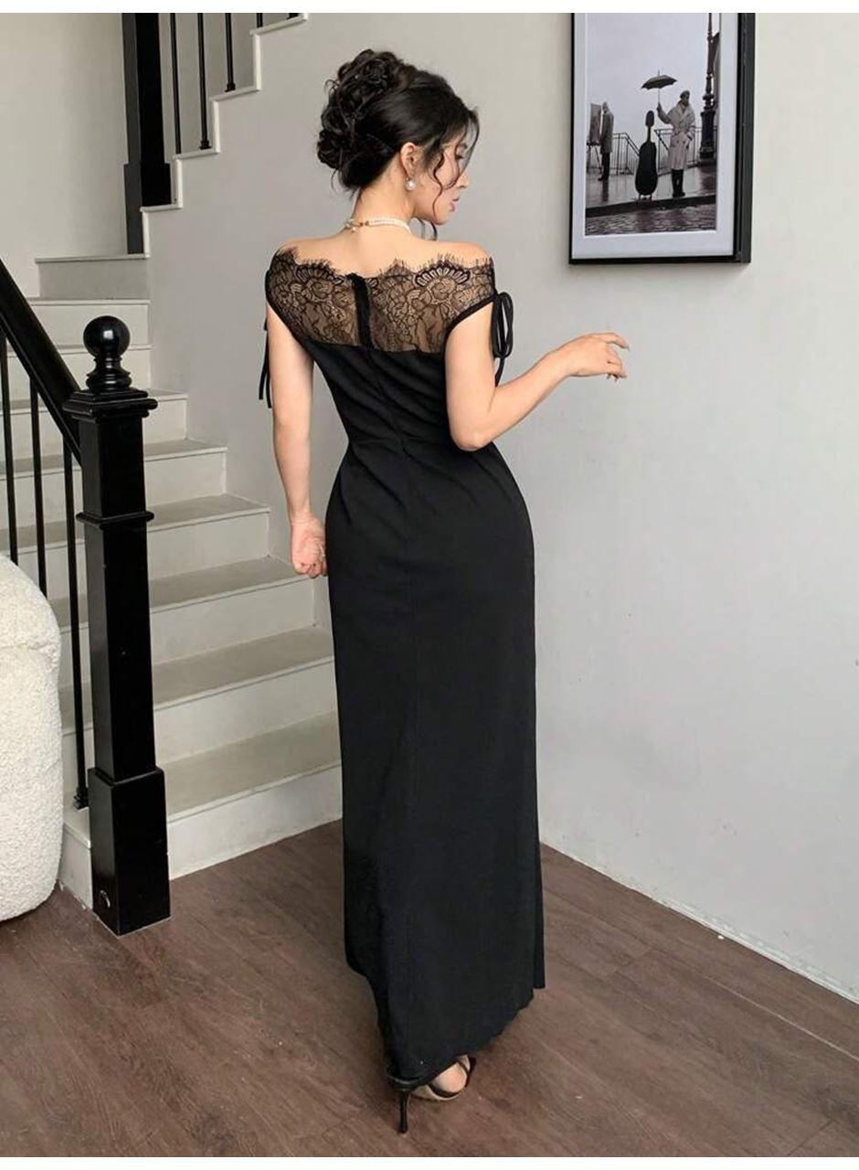 Kadın Göğüs Ve Yakası Dantel Detaylı Kayık Yaka Görünümlü Uzun Ithal Krep Elbise