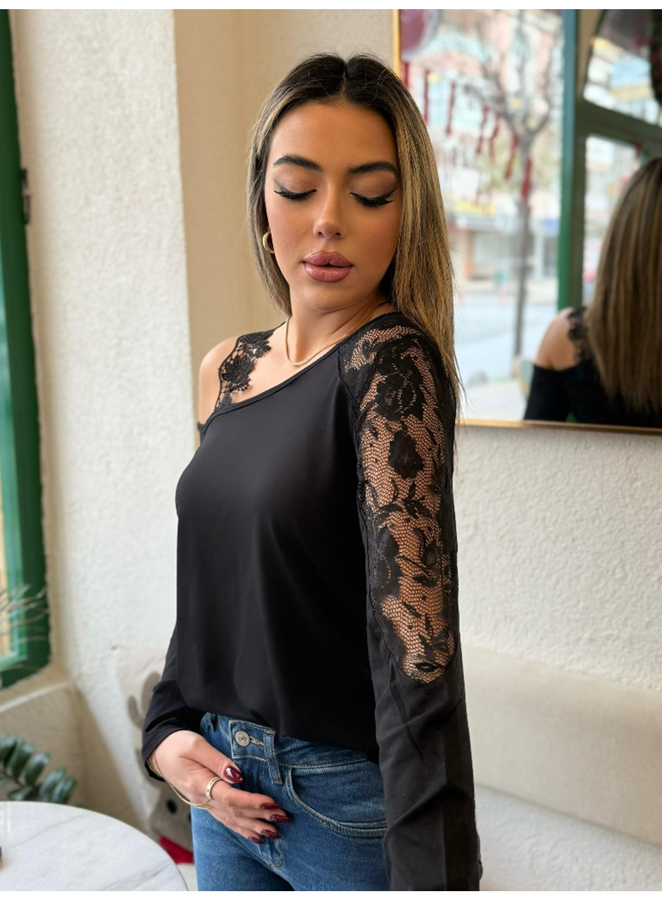 Kadın Tek Omuzu Açık Askılı Dantelli Viskon Bluz