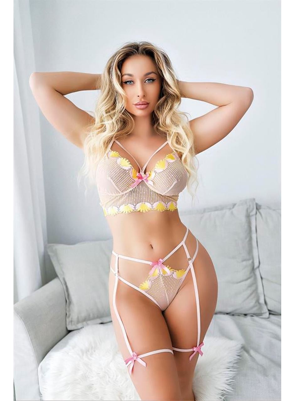 Özel Tasarım Beyaz Çiçek Desenli Bacak Bantlı Fantezi Jartiyer Takımı