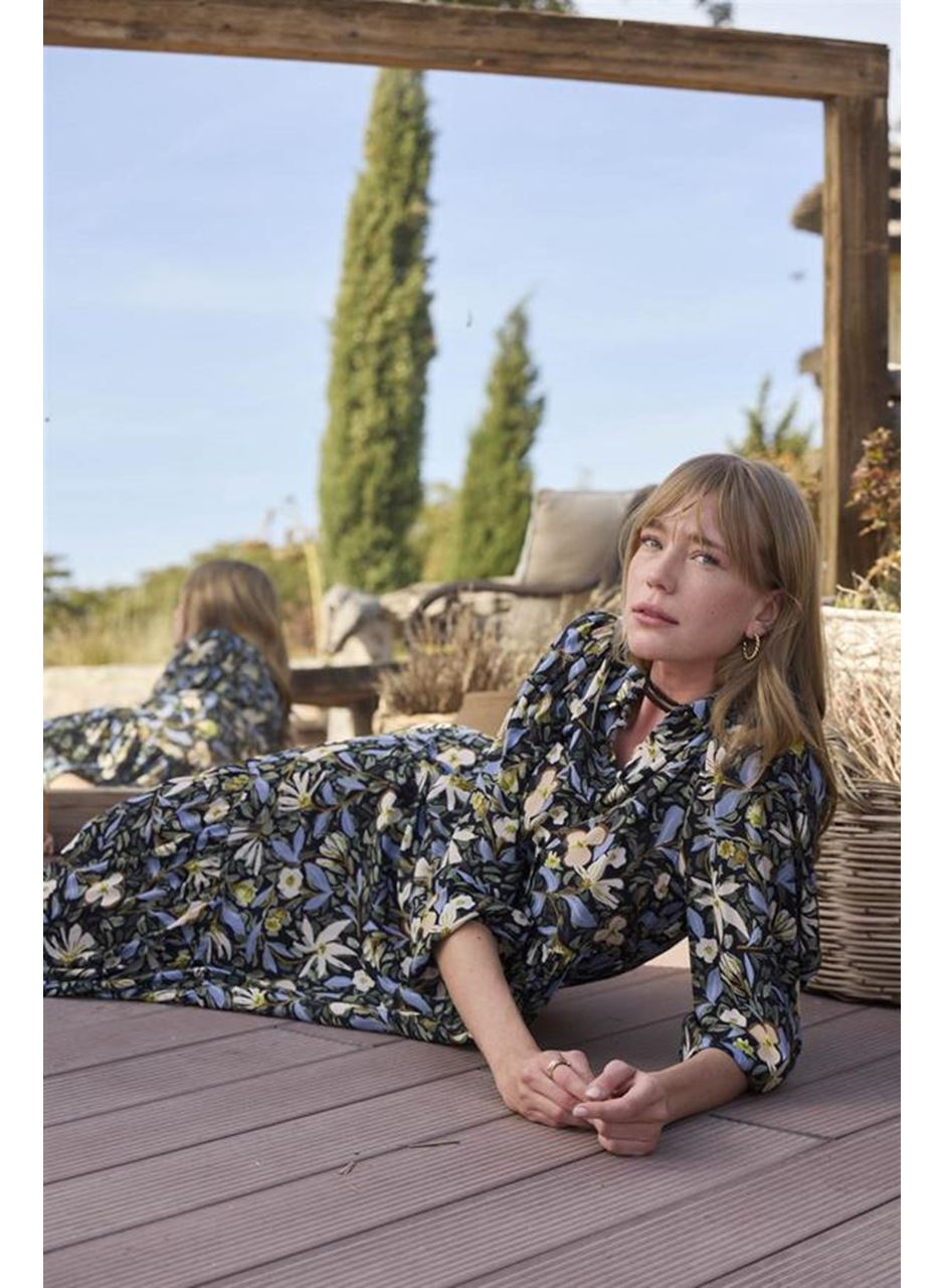 Çiçek ve Yaprak Desenli Truvakar Kollu Elbise