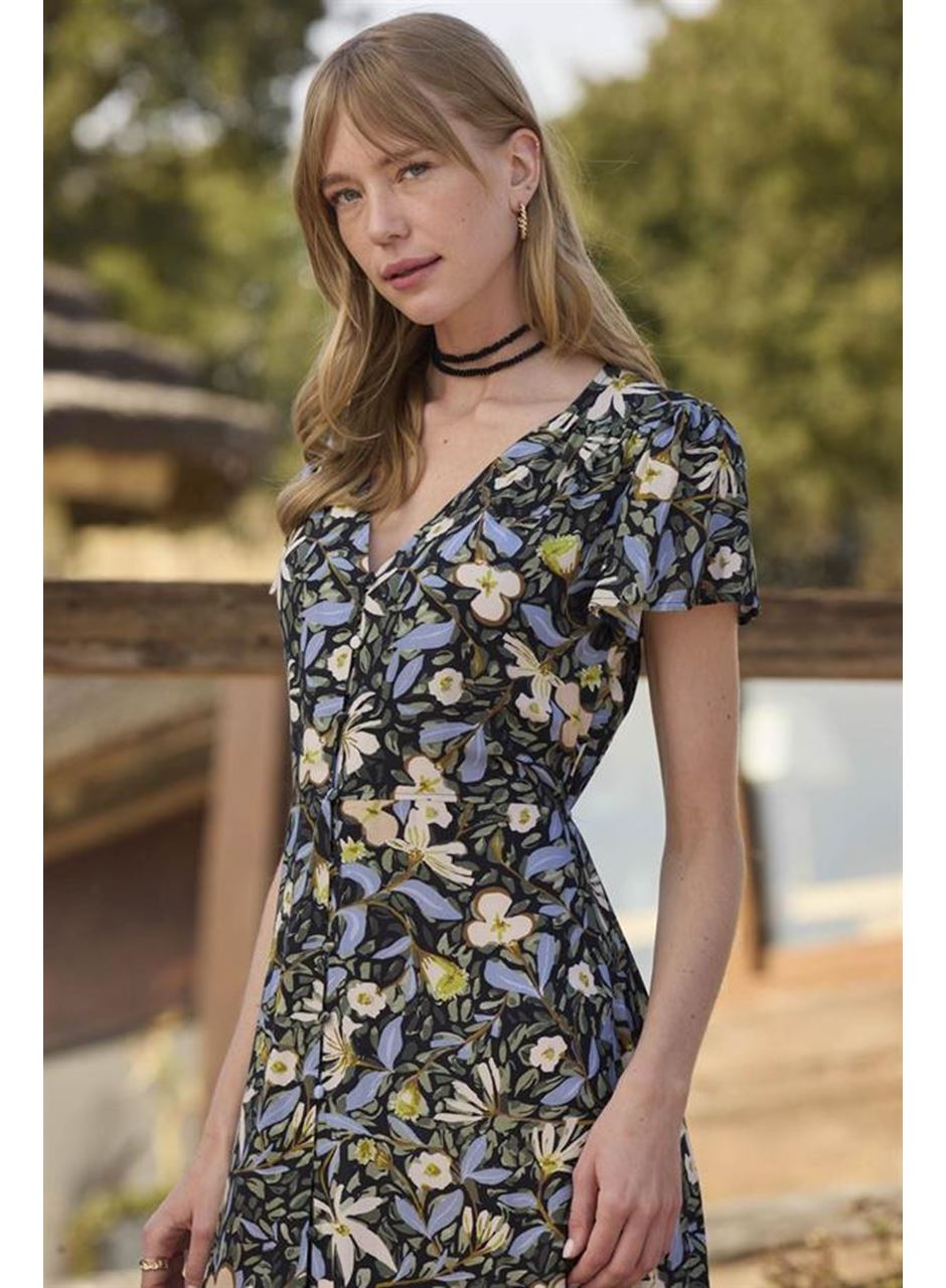 %100 Viskon Çiçek ve Yaprak Desenli Önü Düğmeli Elbise