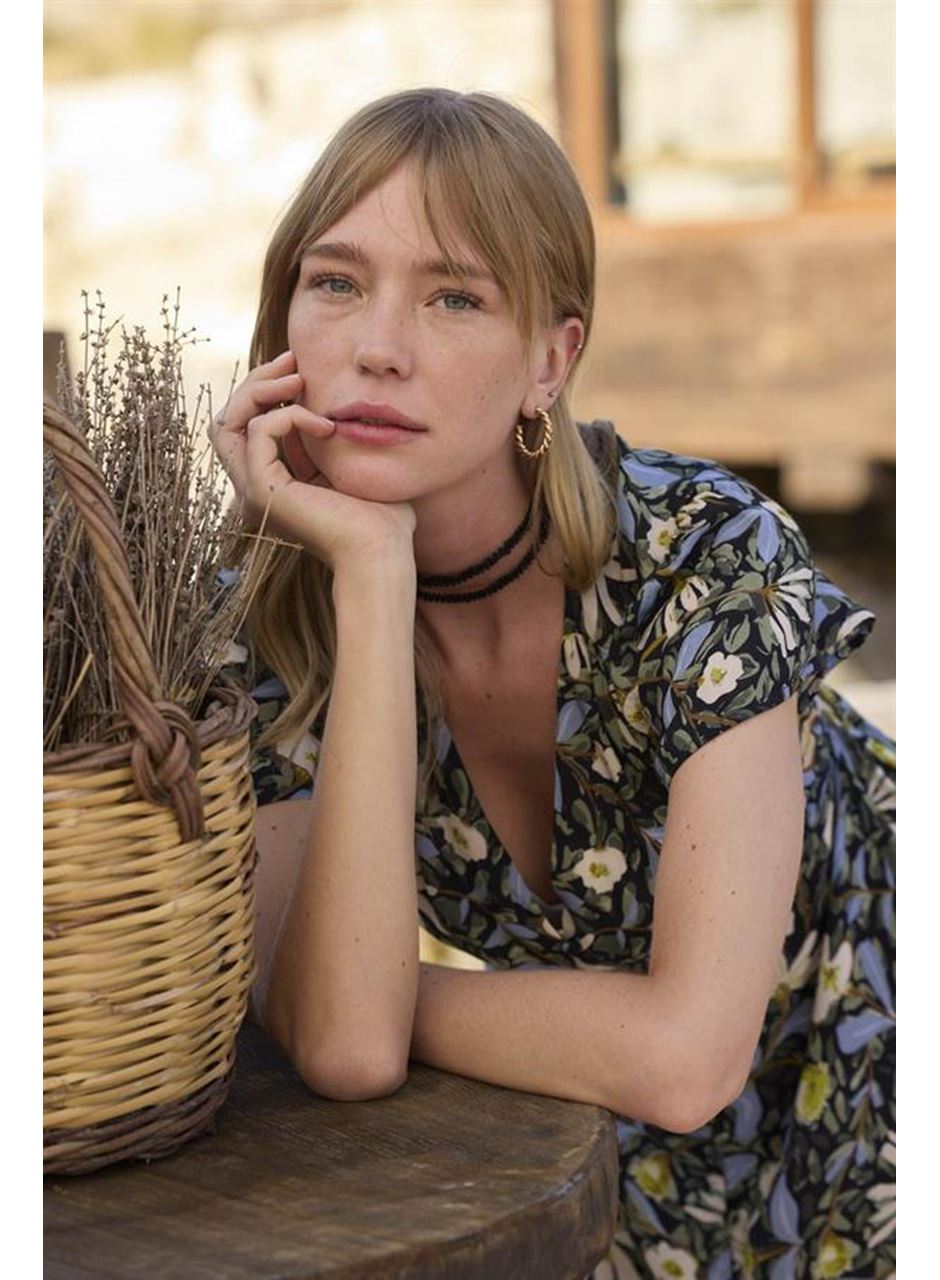 %100 Viskon Çiçek ve Yaprak Desenli Önü Düğmeli Elbise