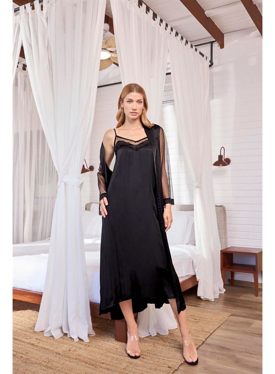 Dantelli Tüllü ve Dekolteli Saten Sabahlık Takımı