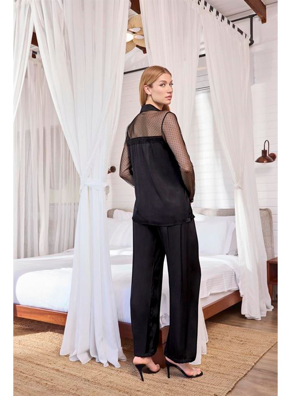 Dantelli ve Tüllü Uzun Kollu Önü Düğmeli Saten Pijama Takımı