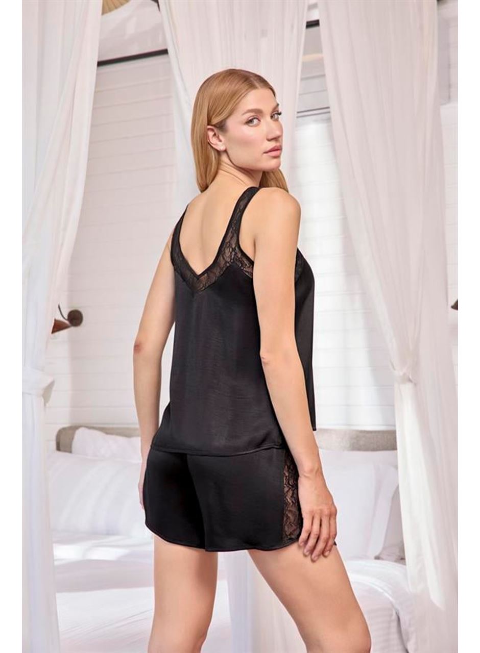 %100 Viskon Dantelli ve Dekolteli Saten Şort Takımı
