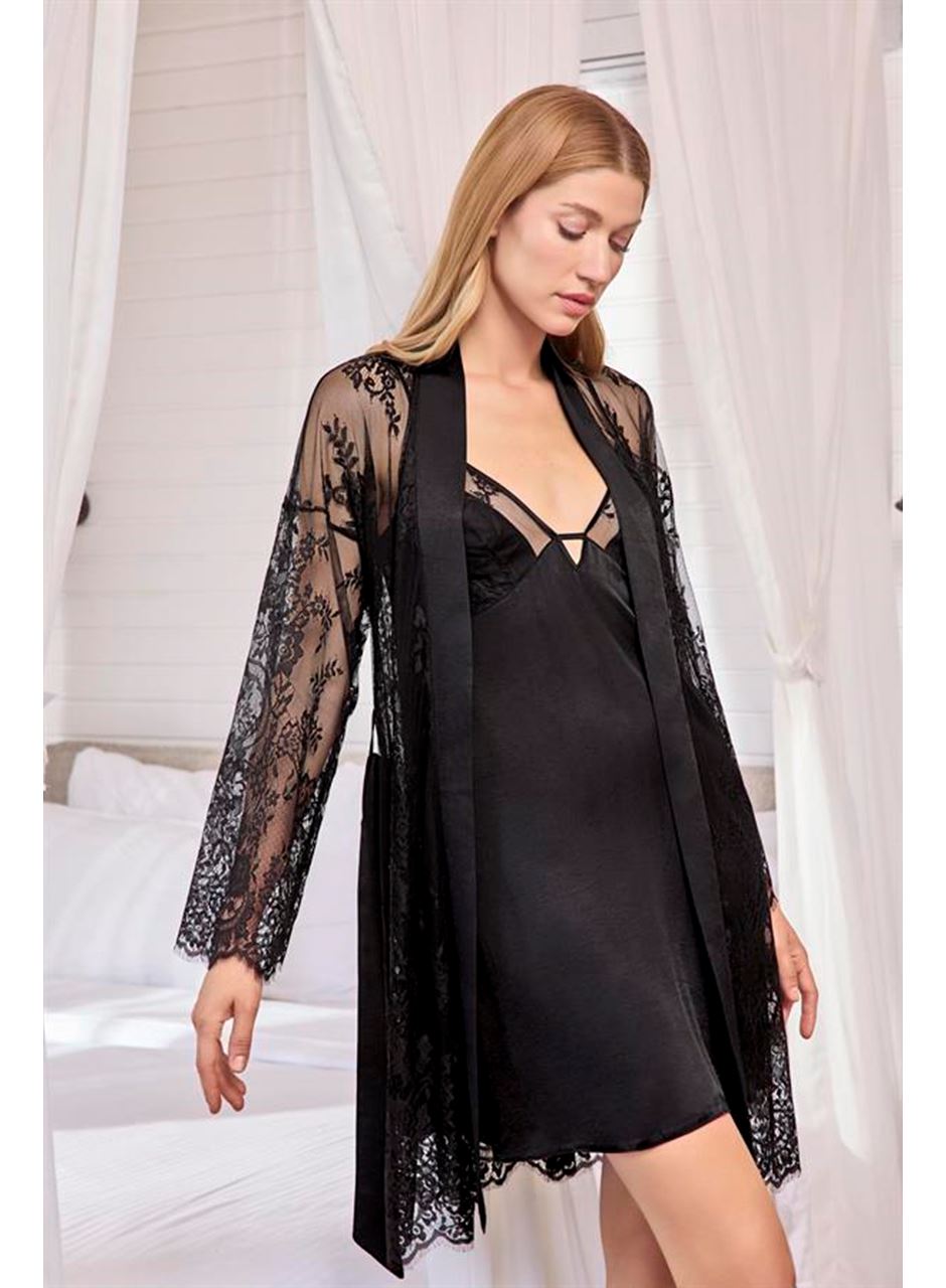 Dantelli Tüllü ve Dekolteli Saten Sabahlık Takımı