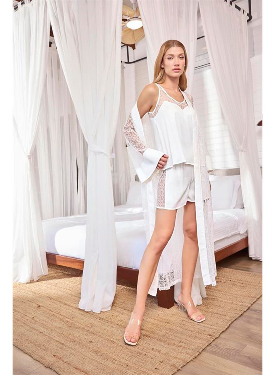 Uzun Kollu Dantelli ve Kuşaklı Sabahlık