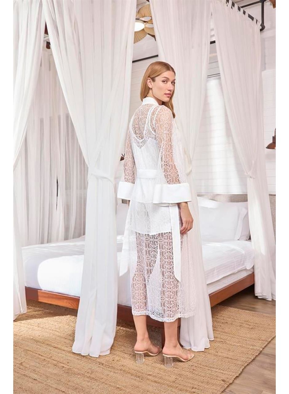 Uzun Kollu Dantelli ve Kuşaklı Sabahlık