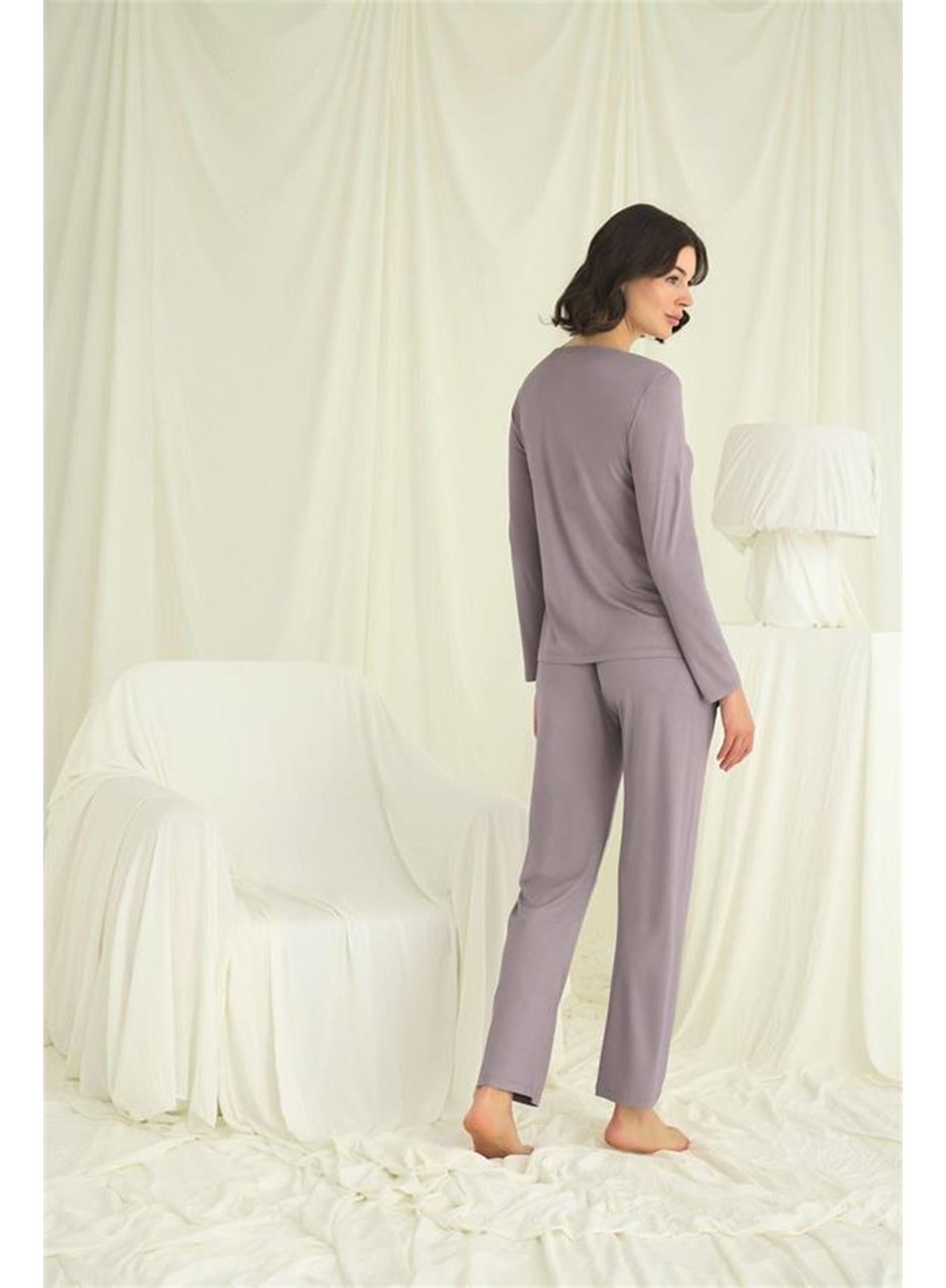 Yakası Kolu ve Omzu Dantelli Boydan Düğmeli Pijama Takımı