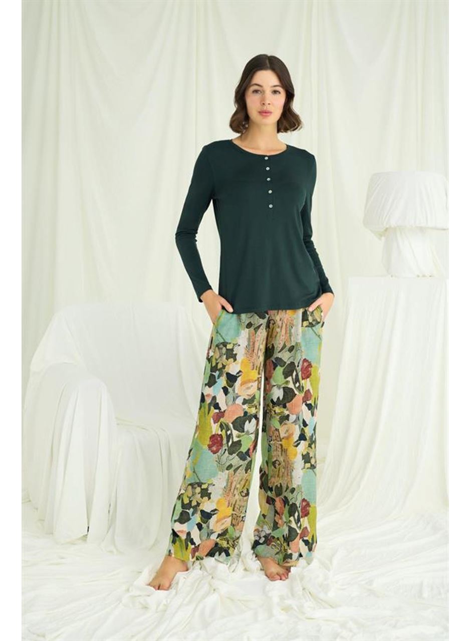 Çiçek ve Yaprak Desenli Pijama Takımı