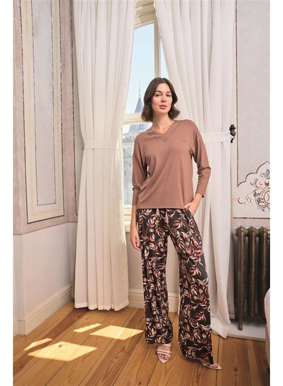 Yaprak Desenli Dantelli V Yaka Büyük Beden Pijama Takımı
