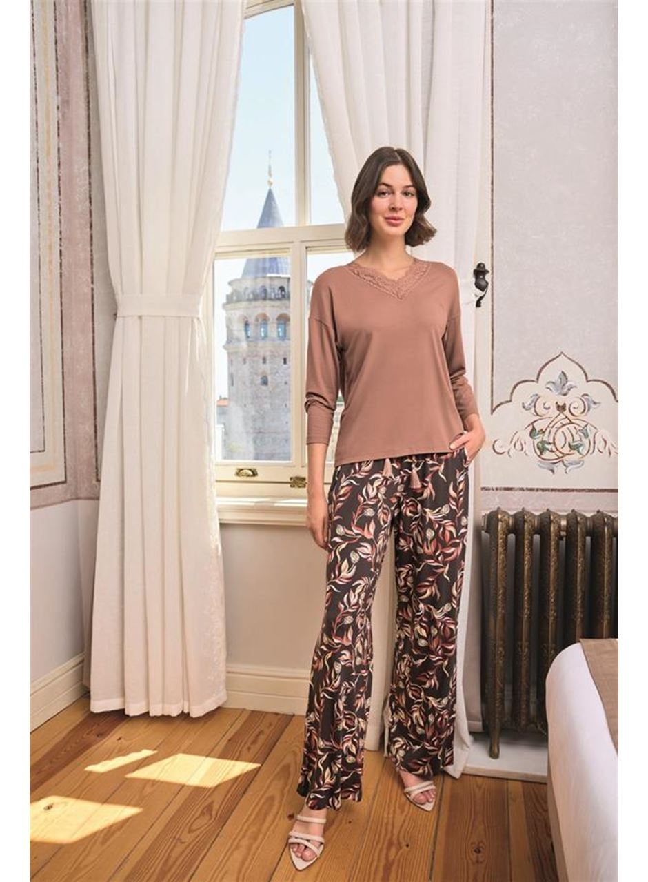 Yaprak Desenli Dantelli V Yaka Büyük Beden Pijama Takımı