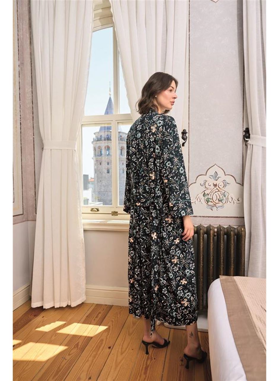 Çiçek ve Yaprak Desenli Dantelli ve Dekolteli Büyük Beden Sabahlık Takımı