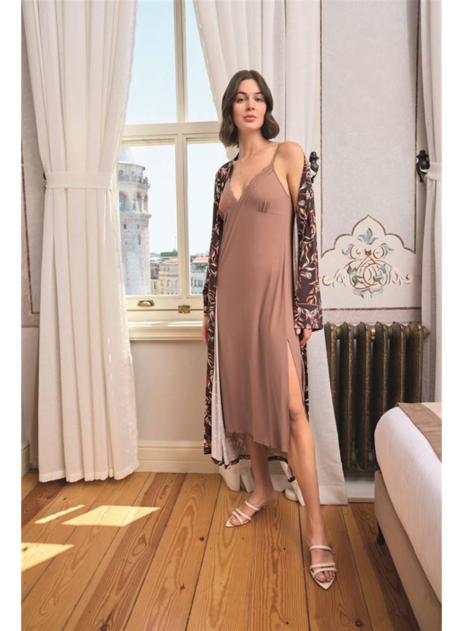 Yaprak Desenli Yırtmaçlı Dantelli ve Dekolteli Büyük Beden Sabahlık Takımı