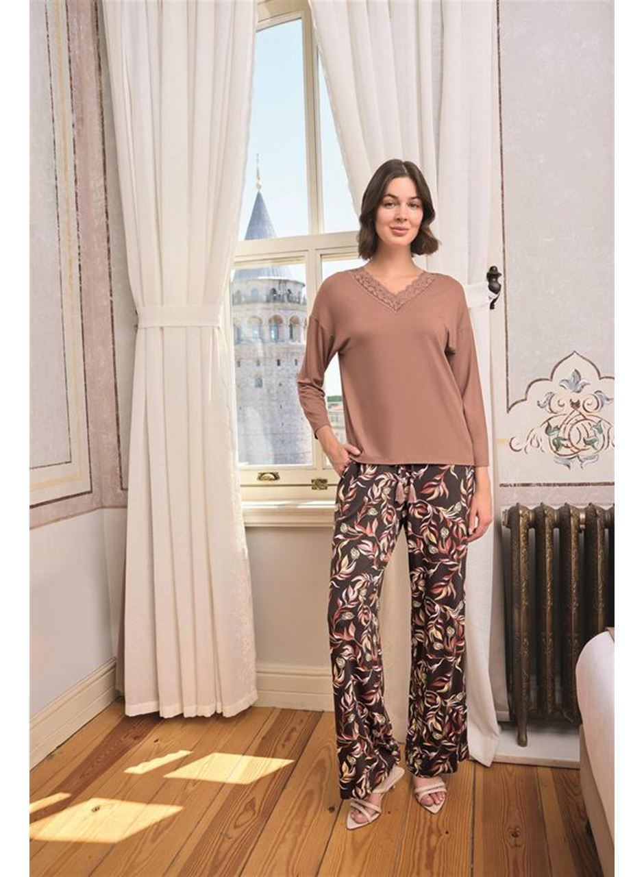 Yaprak Desenli Dantelli V Yaka Büyük Beden Pijama Takımı