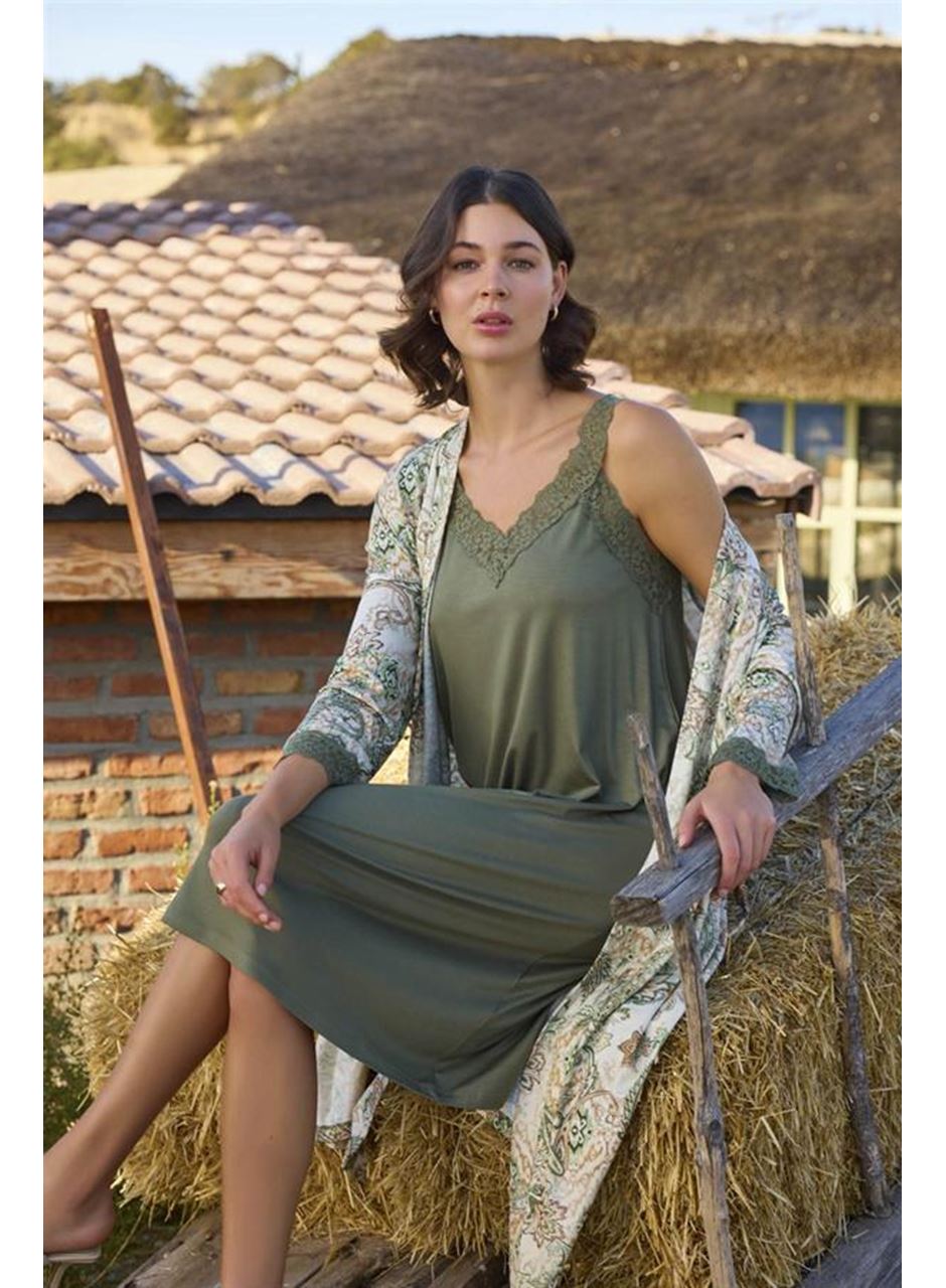 Etnik Desenli ve Dantelli Büyük Beden Sabahlık Takımı