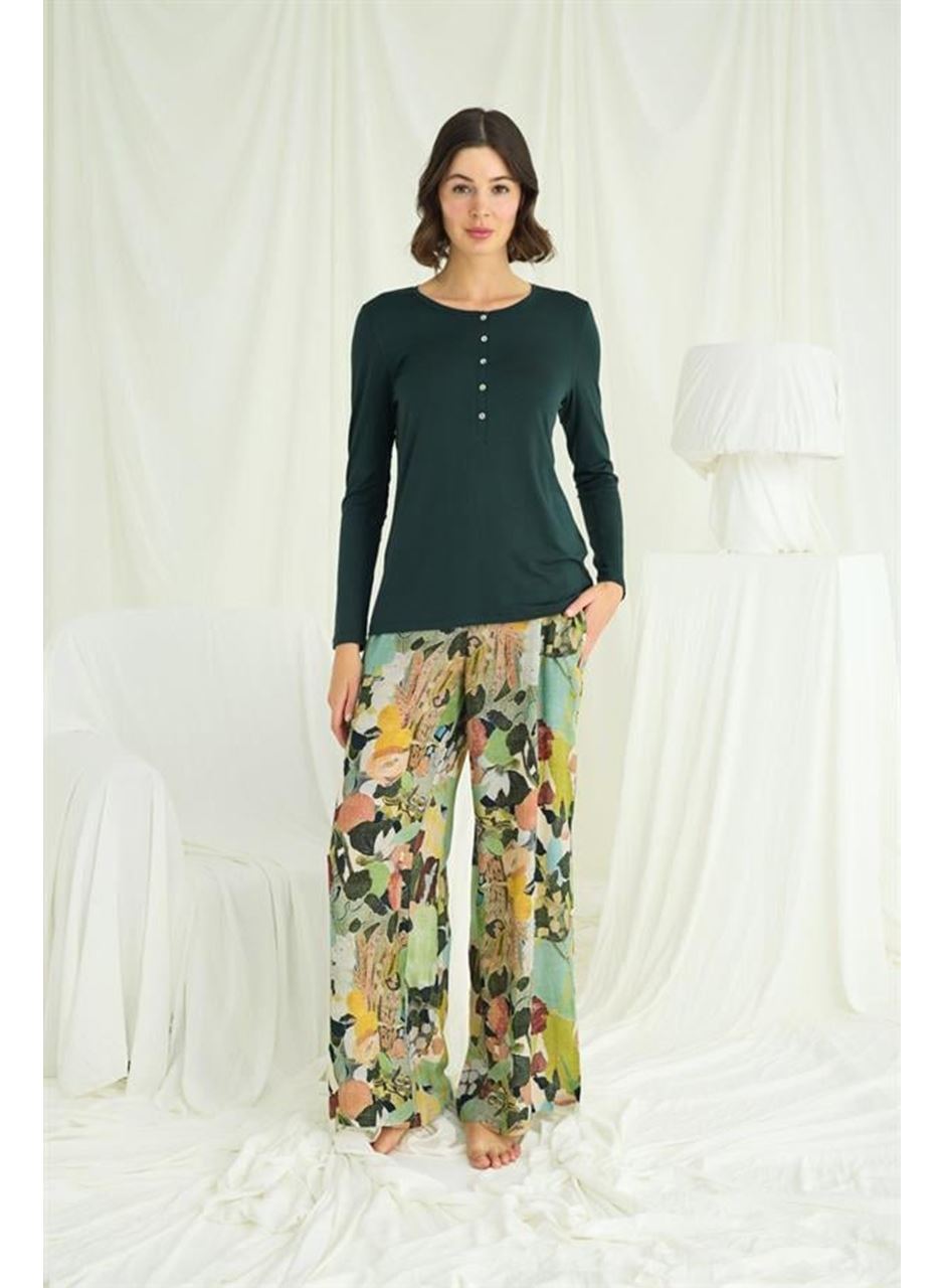 Çiçek ve Yaprak Desenli Pijama Takımı