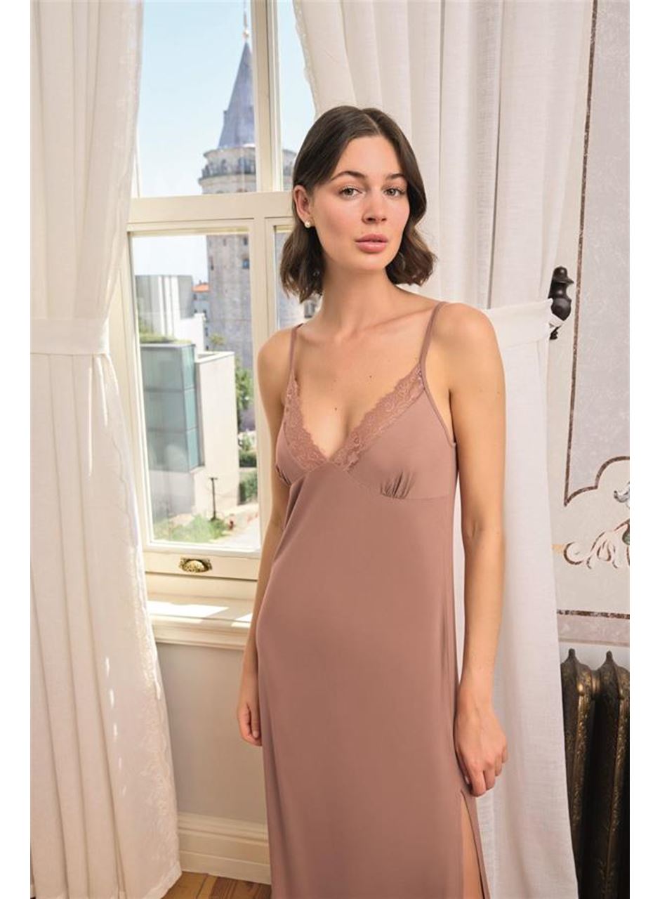 Yaprak Desenli Yırtmaçlı Dantelli ve Dekolteli Büyük Beden Sabahlık Takımı