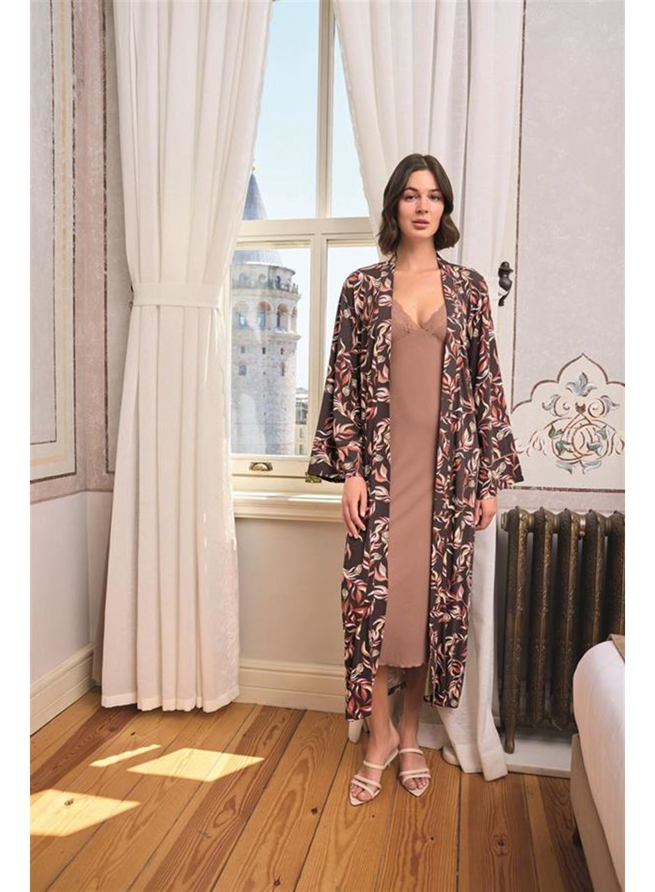 Yaprak Desenli Yırtmaçlı Dantelli ve Dekolteli Sabahlık Takımı