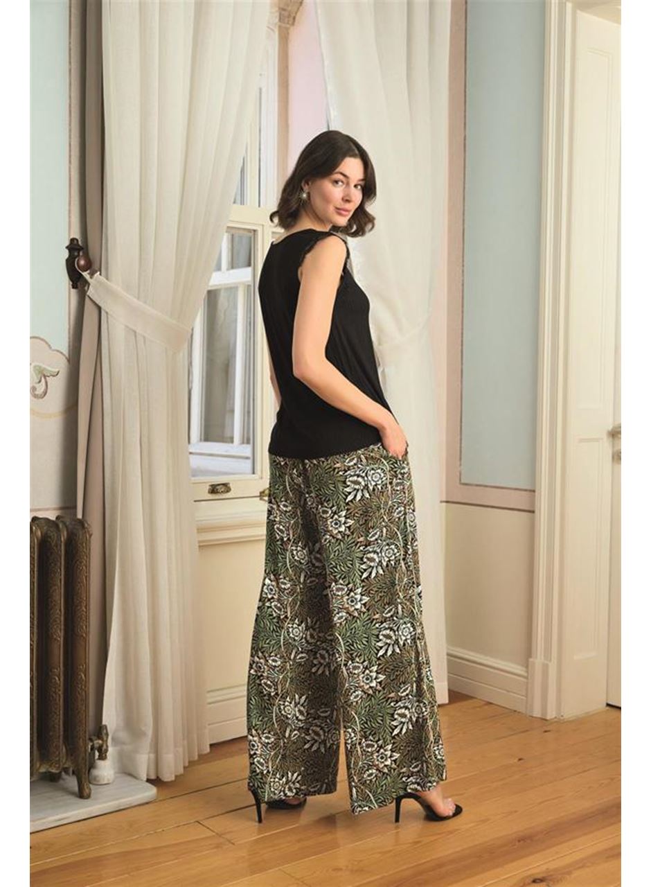 Çiçek Yaprak ve Etnik Desenli Dantelli 3'lü Pijama Takımı