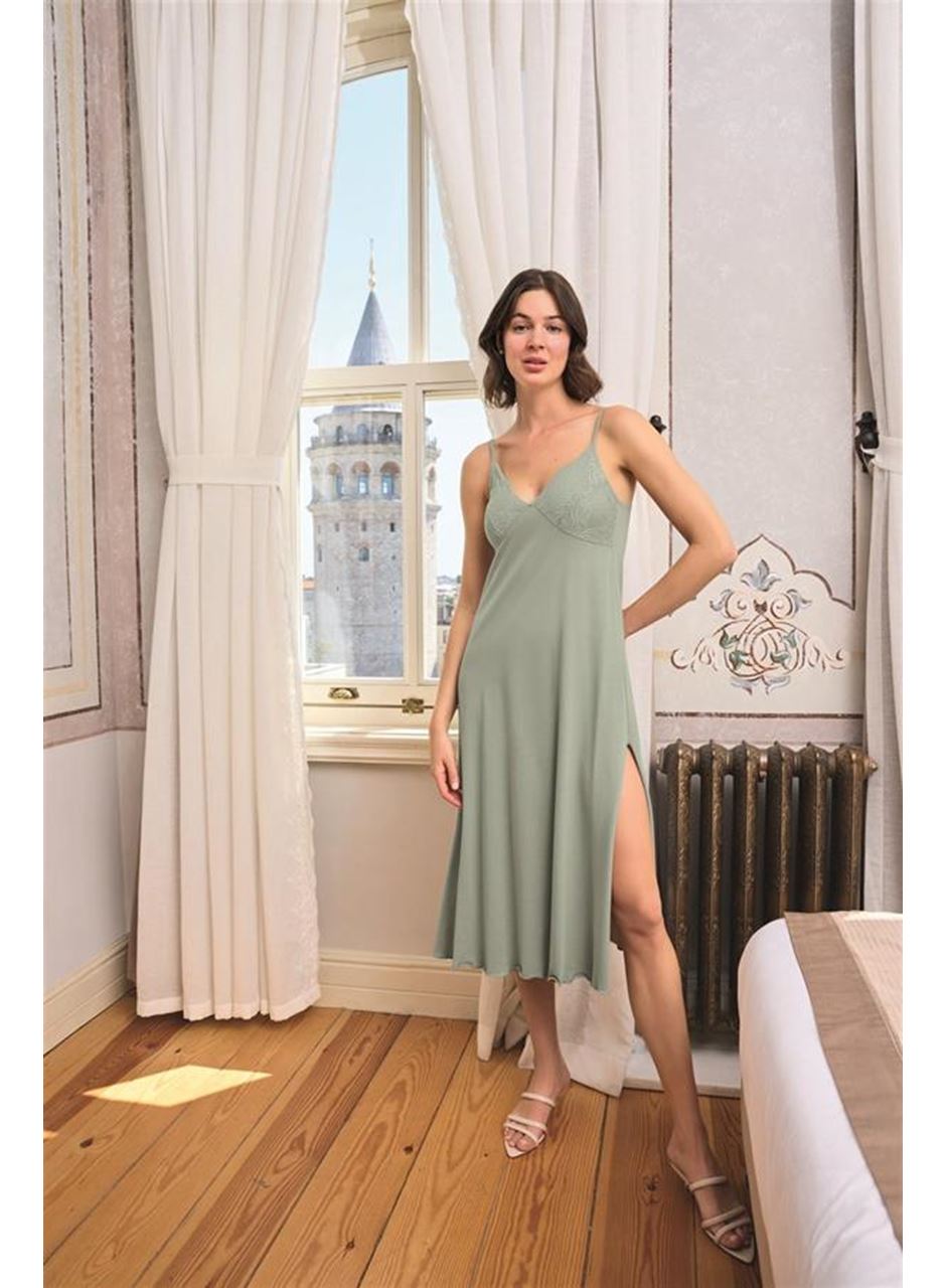 Çiçek ve Yaprak Desenli Dantelli ve Dekolteli Sabahlık Takımı