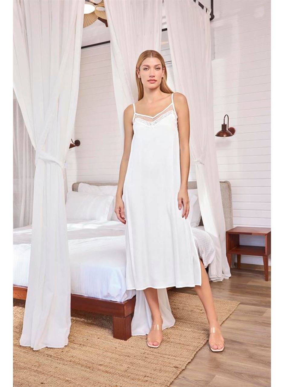 Dantelli Tüllü ve Dekolteli Saten Sabahlık Takımı