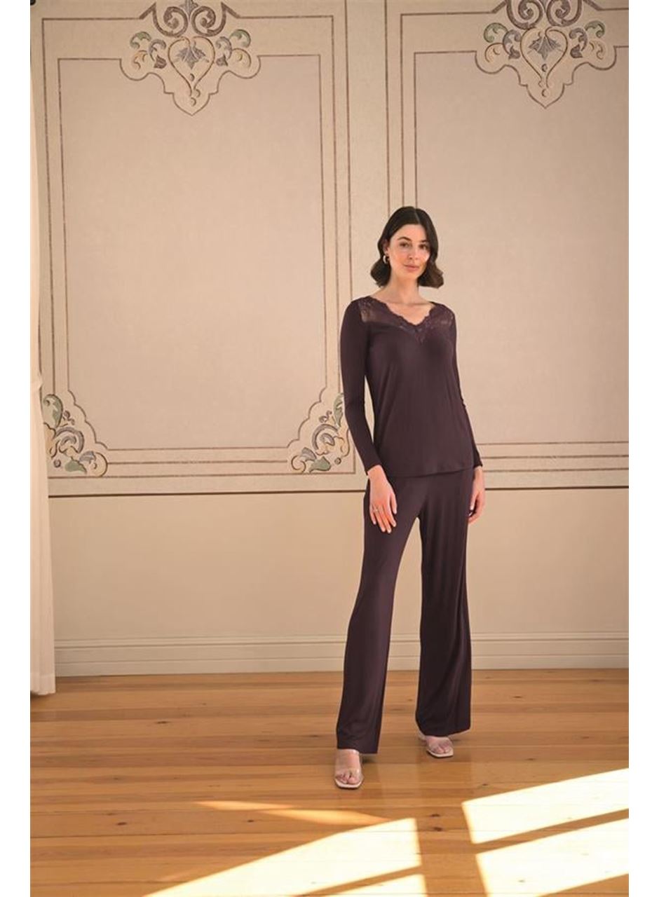 Uzun Kollu ve Dantelli Pijama Takımı
