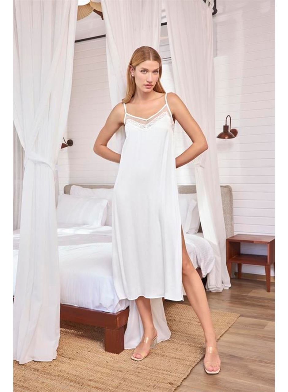 Dantelli Tüllü ve Dekolteli Saten Sabahlık Takımı