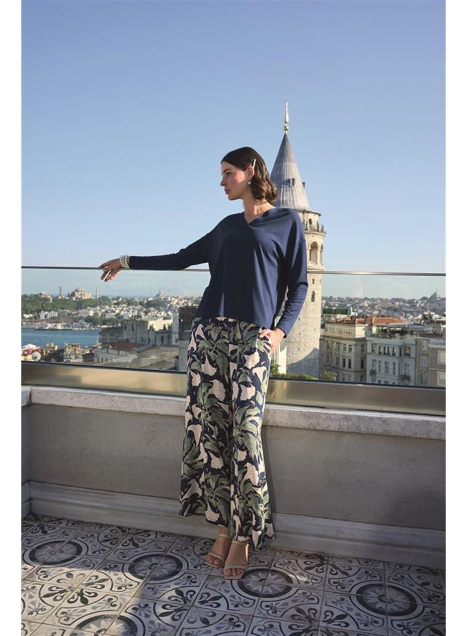Yaprak Desenli Uzun Kollu V Yaka Pijama Takımı