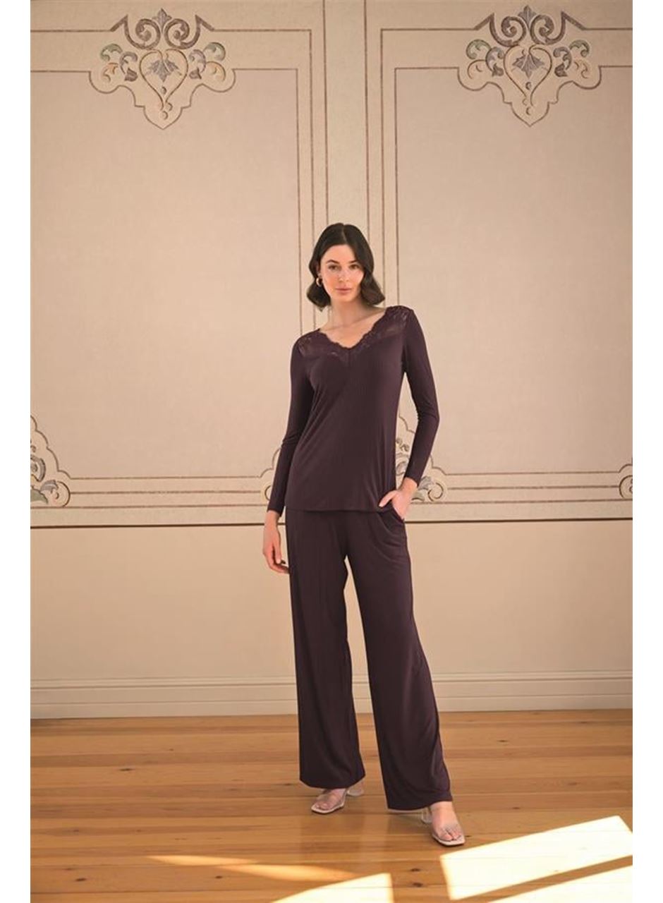 Uzun Kollu ve Dantelli Pijama Takımı