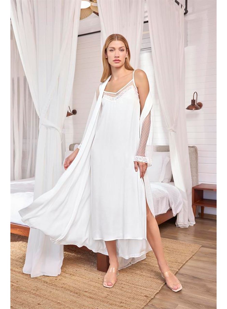 Dantelli Tüllü ve Dekolteli Saten Sabahlık Takımı