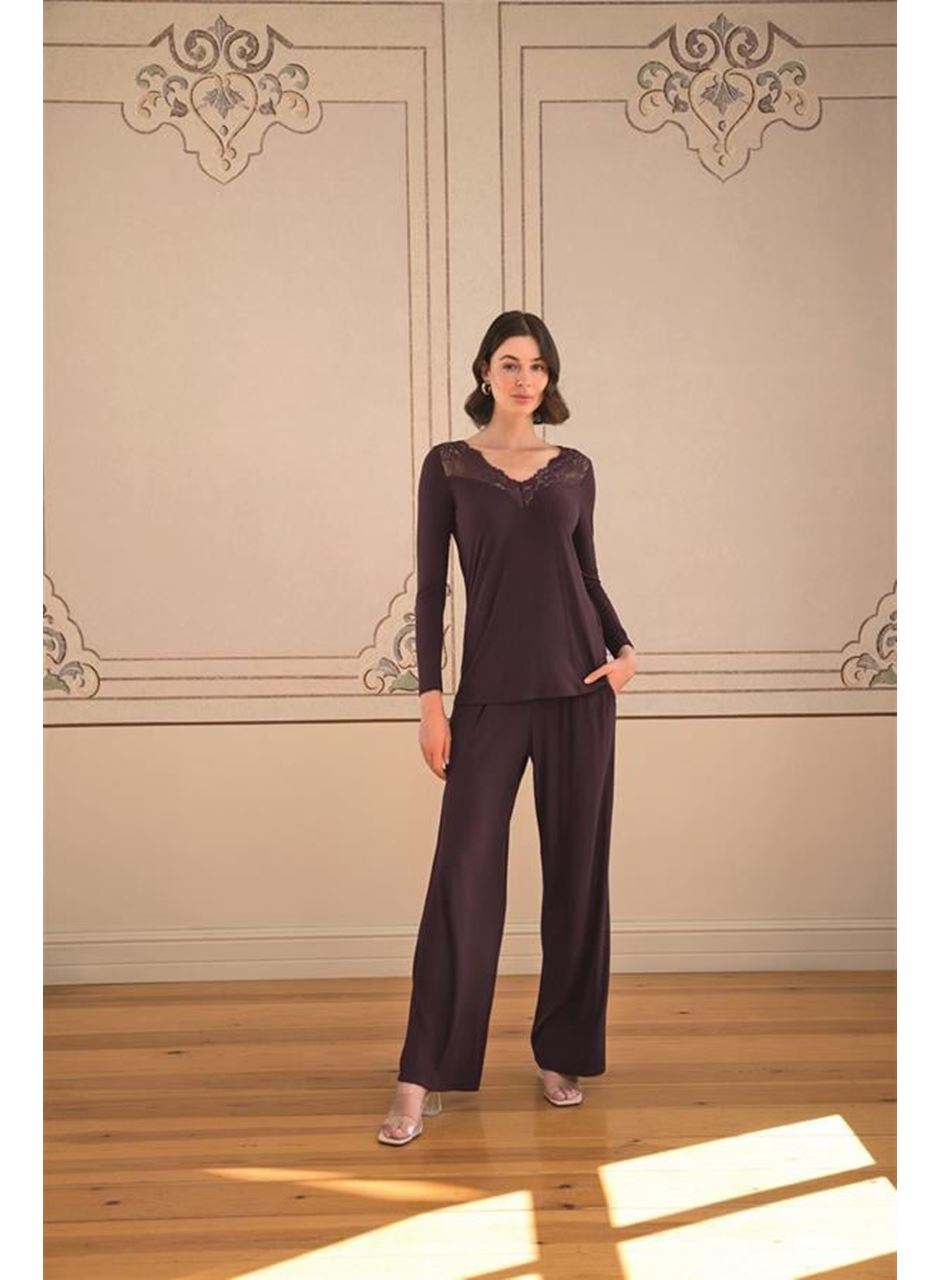 Uzun Kollu ve Dantelli Pijama Takımı