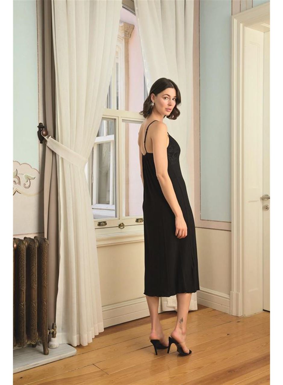 Çiçek Yaprak ve Etnik Desenli Dantelli ve Dekolteli Sabahlık Takımı